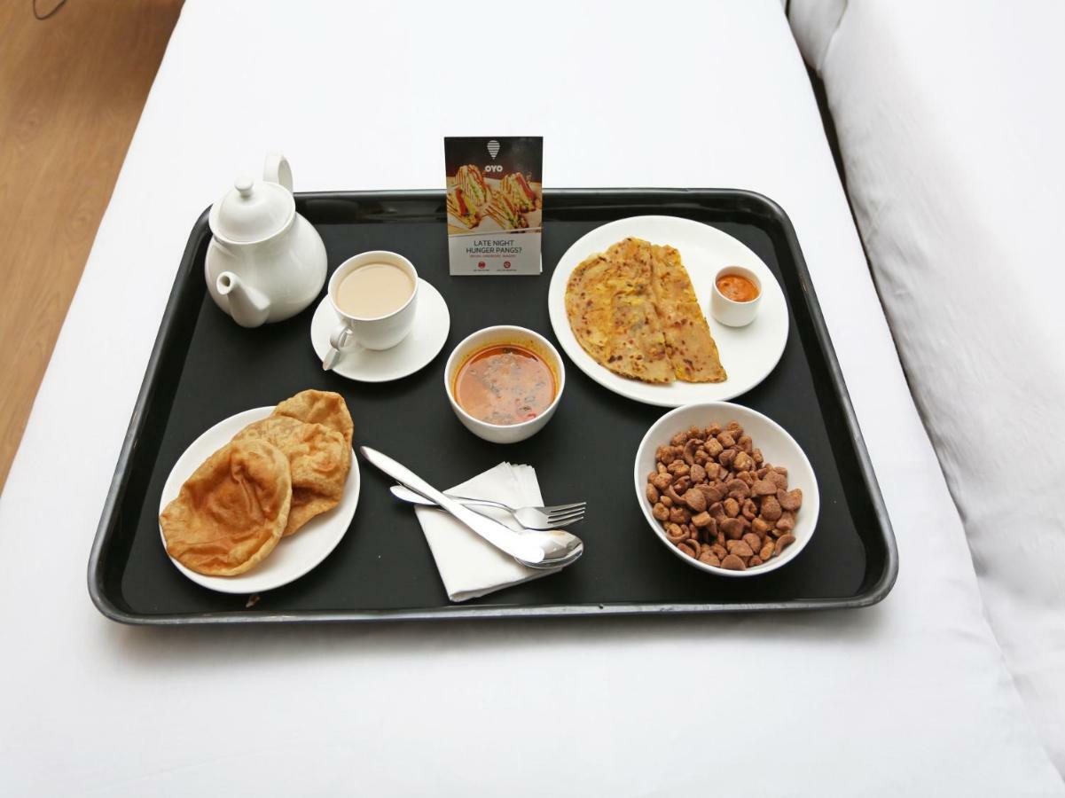 Oyo 24888 Hotel Sham Palace Katra  Buitenkant foto